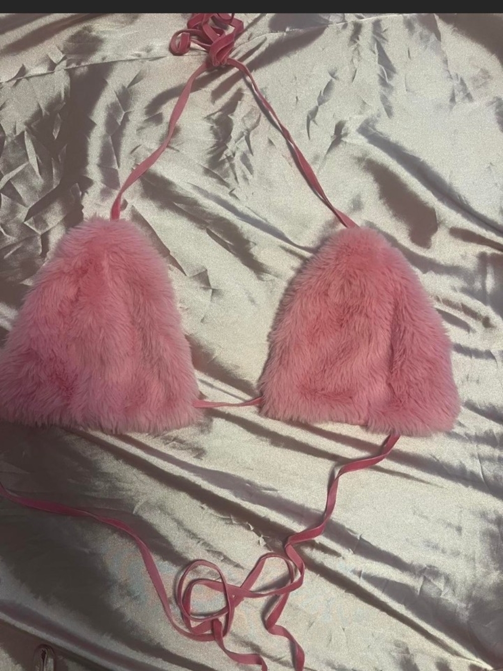 Pink Furry Bra - Picture 4 of 5